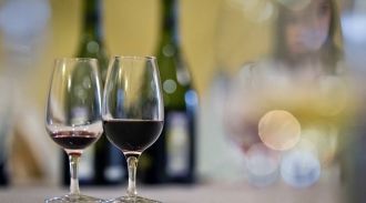 В Роскачестве рассказали об отличиях вина от винного напитка