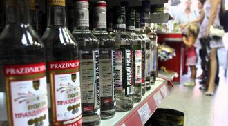 Минфин считает нецелесообразным повышать минимальную цену на алкоголь перед Новым годом