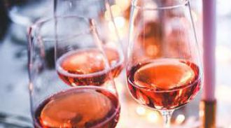 Роскачество назвало лучшие розовые вина российского производства