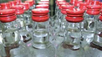 Производство водки в России сократилось впервые с 2015 года