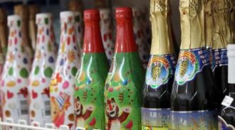 Минпромторг попросили запретить продажу детского шампанского