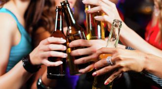 Ученые назвали еще одну опасность алкоголя