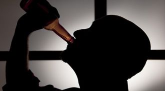 Биологи из США успешно испытали первое лекарство от алкоголизма