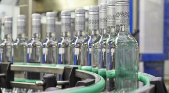 В России в 2017 году выросло производство водки и снизилось производство вина