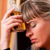 Вино ей не к лицу! Как распознать признаки алкоголизма у женщин: стадии и последствия