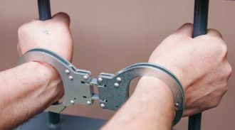 В Удмуртии по подозрению в продаже наркотиков задержали преступную группу из 13 человек