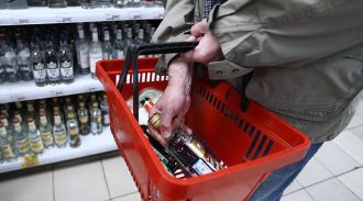 В Госдуме призвали разработать программу по борьбе с алкоголизмом в РФ