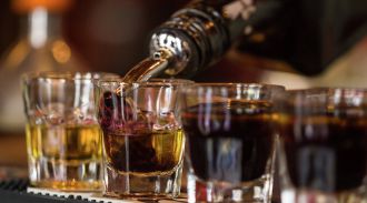 Химики выяснили, почему виски становится вкуснее, если его разбавить водой