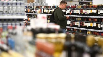 Депутат объяснил опасность тотального запрета на продажу алкоголя