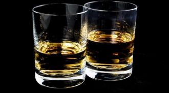 В Госдуме предложили ограничить продажу крепкого алкоголя летом