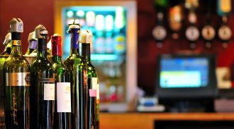 Местным властям хотят разрешить определять, где нельзя продавать алкоголь