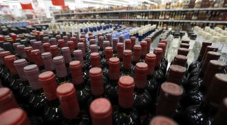 ВЦИОМ: более трети россиян считают, что существуют безвредные дозы алкоголя