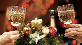 Опрос: свыше четверти россиян отказались от алкоголя на новогодних каникулах