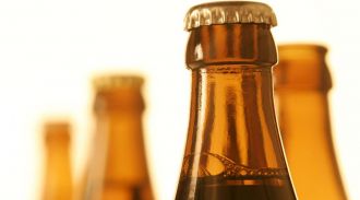 В России предложили запретить продавать детям безалкогольное пиво