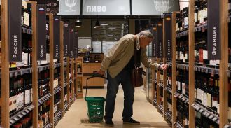 Роскачество выяснило, как часто россияне покупают вино