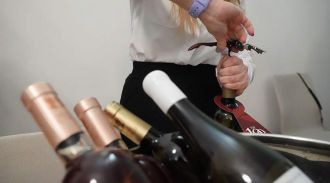 Эксперты назвали противопоказания к употреблению вина