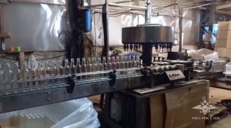 В Тюменской области изъяли свыше 32 тыс. бутылок поддельного алкоголя