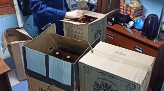 В ЯНАО у местного жителя изъяли более 700 бутылок контрафактного алкоголя