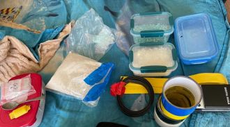 Около 11 кг наркотиков изъяли полицейские у двух жителей Новосибирска