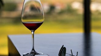 Роскачество разработало рекомендации по выбору красного вина