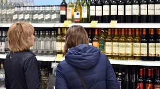 Минздрав допустил повышение минимального возраста продажи алкоголя