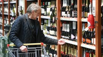 Эксперты зафиксировали замедление роста продаж алкоголя в России
