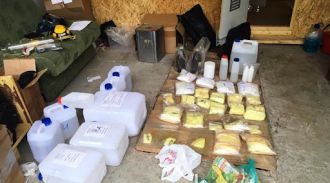 Более 11 кг наркотиков изъяли в подпольной лаборатории в Смоленской области