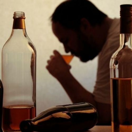 Социальная изоляция из-за пандемии COVID-19 как фактор роста алкоголизма