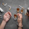 Вещества в себе: россияне гибнут от табака, алкоголя и наркотиков