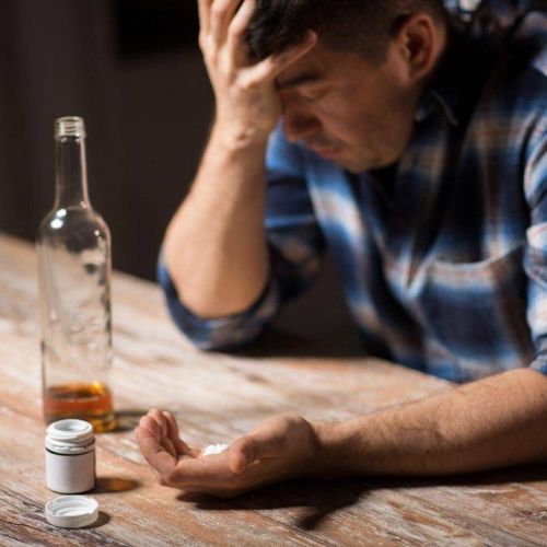 Алкогольная интоксикация: как помочь человеку с сильным отравлением
